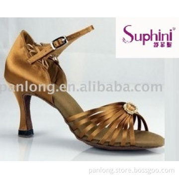 Straps latin sandal